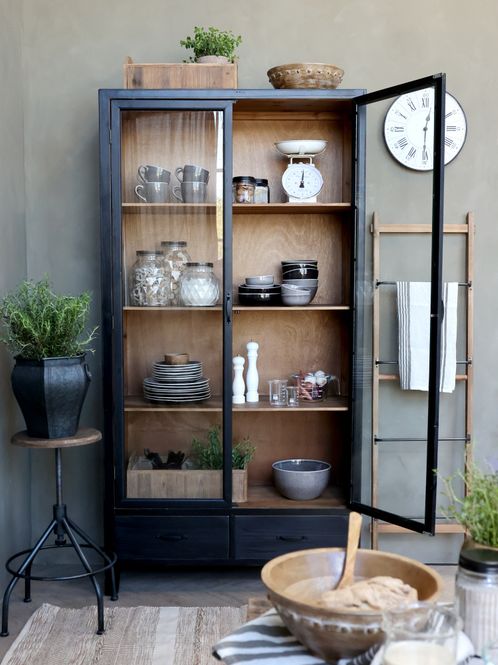 Hovedbilde Vitrineskap med glassdører og hyller fra Chic Antique ...