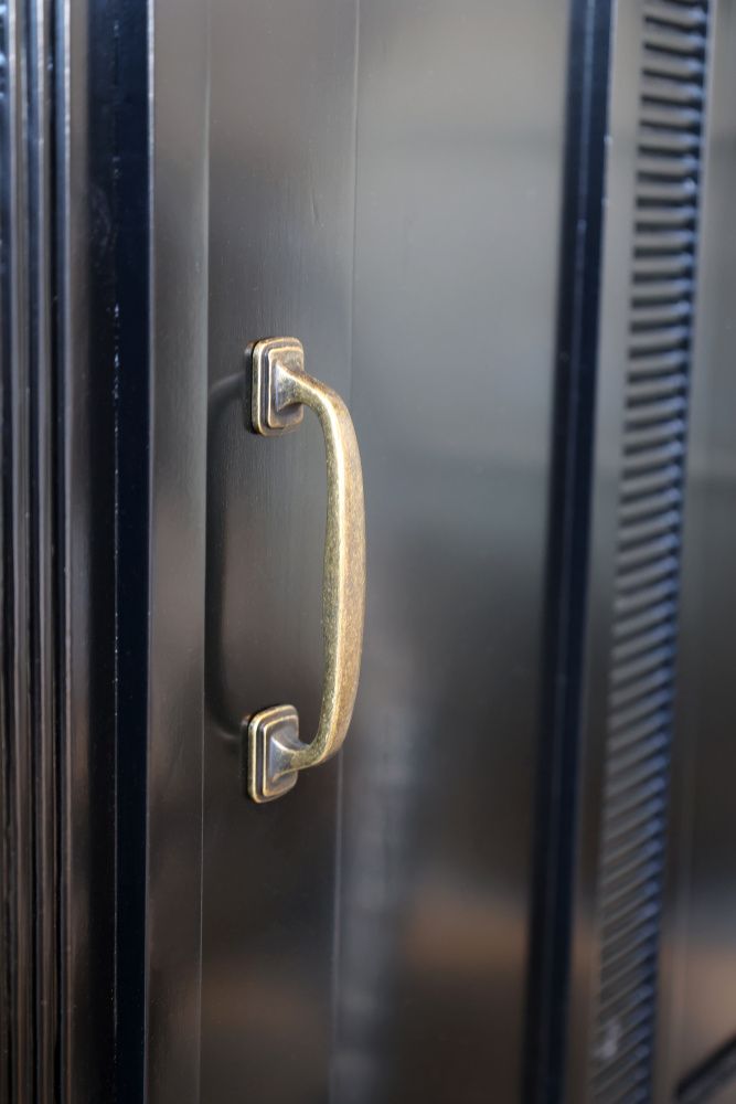 Marseille Reol med 4 hyller og 2 dører